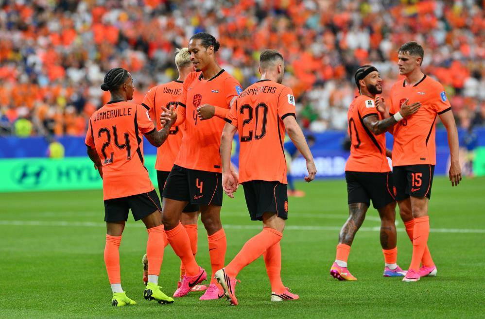 Hollanda İsveç'e patladı (5-1) 2