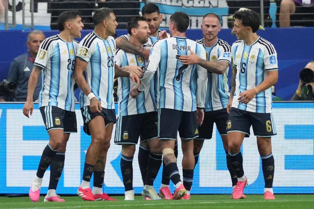 Messi'li Arjantin Dünya Kupası'nda dolu dizgin! 2