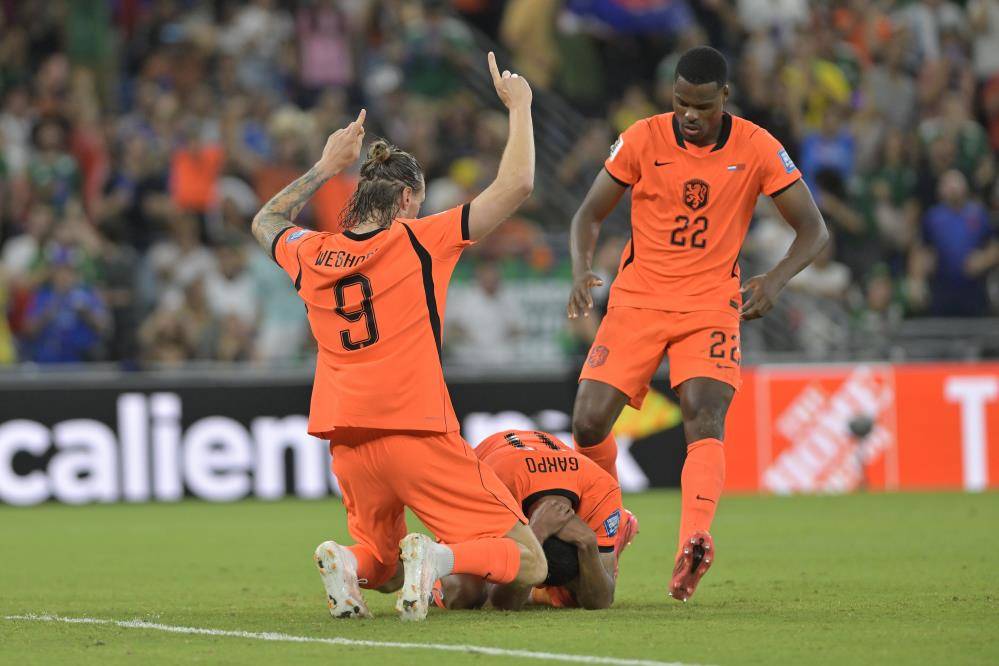 Fas Hollanda'yı eledi, son 16'yı 'secde' ile kutladı 2