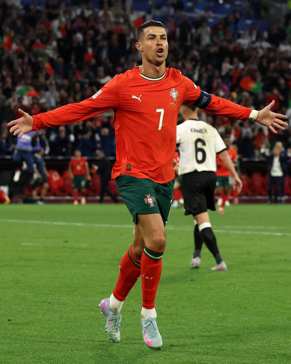 Ronaldo, Messi, Osimhen derken dünyanın en iyi aktif golcüleri belli oldu 3