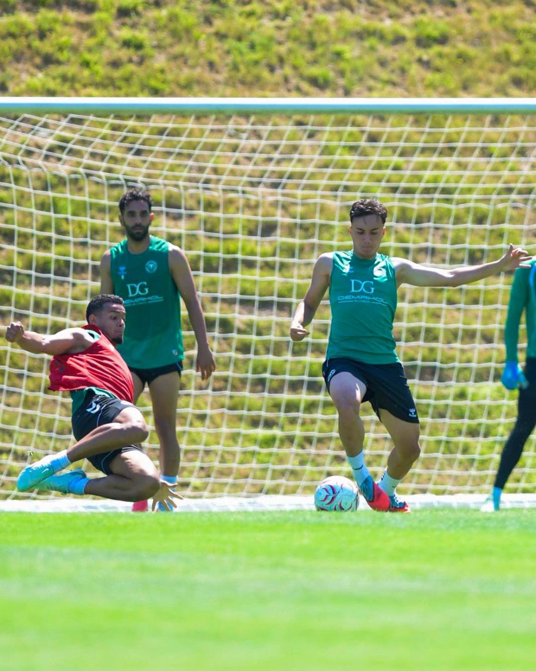 Konyaspor'da Slovenya kampı tam gaz! 8