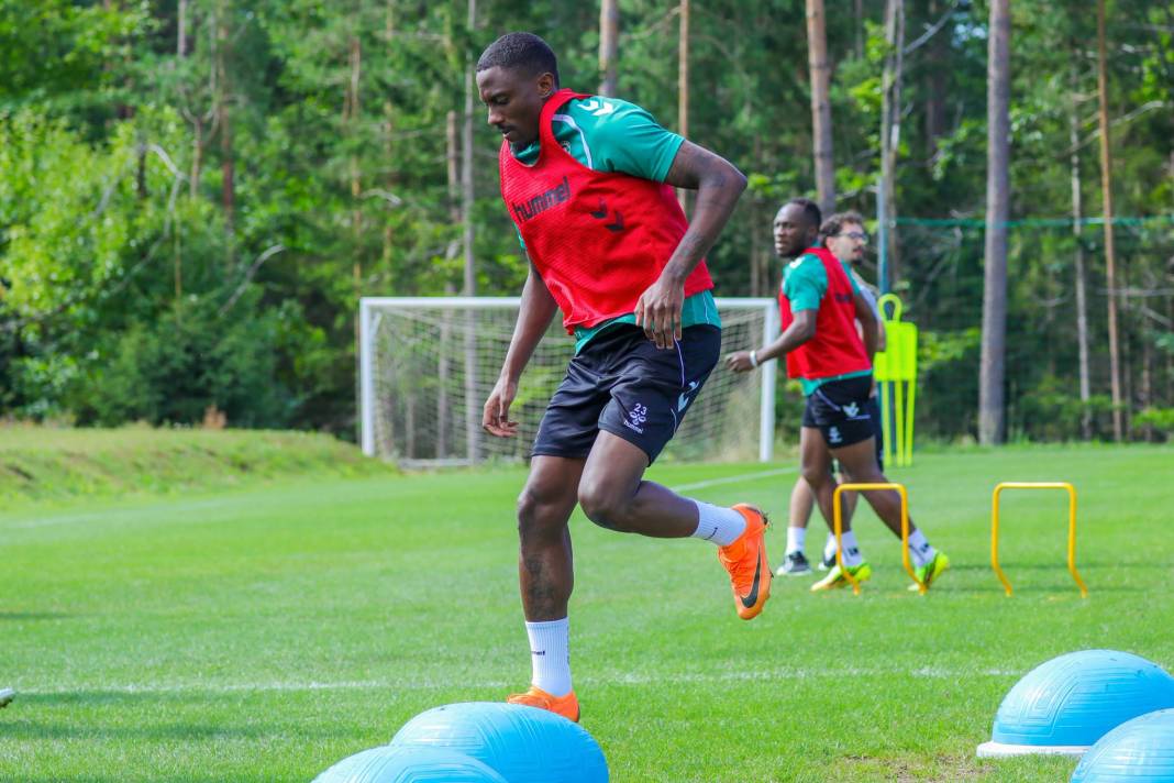 Konyaspor'un Slovenya kampından özel kareler... 14