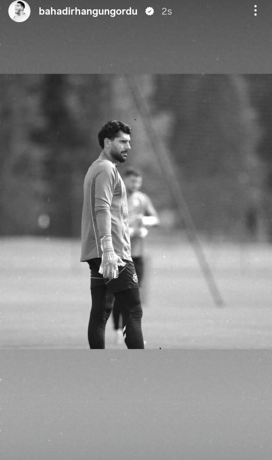 Konyaspor'da patlak mı var? Oyunculardan siyah-beyaz paylaşımlar geliyor... 5