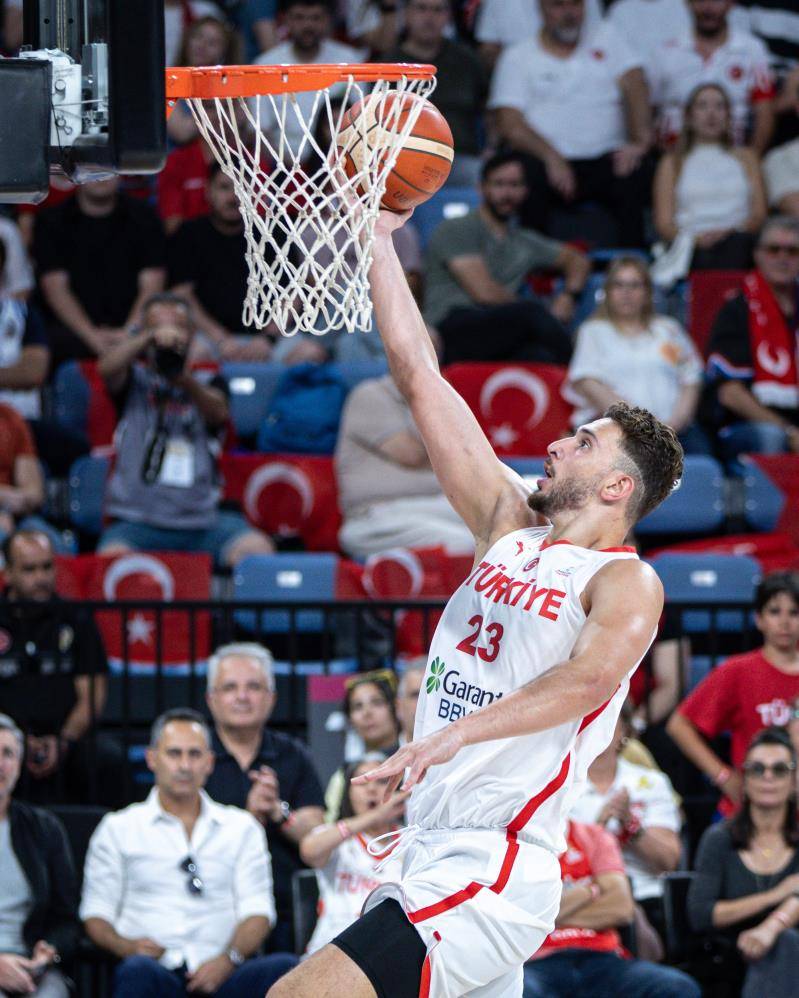 A Milli Erkek Basketbol Takımı'nın bileği bükülmedi 3