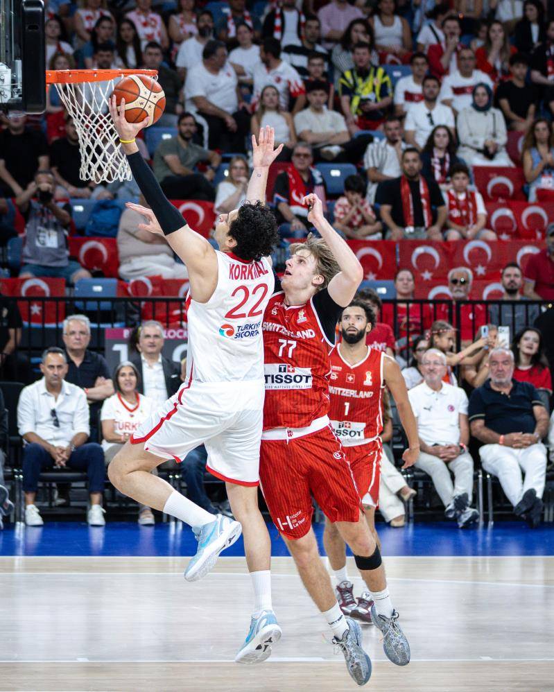 A Milli Erkek Basketbol Takımı'nın bileği bükülmedi 1