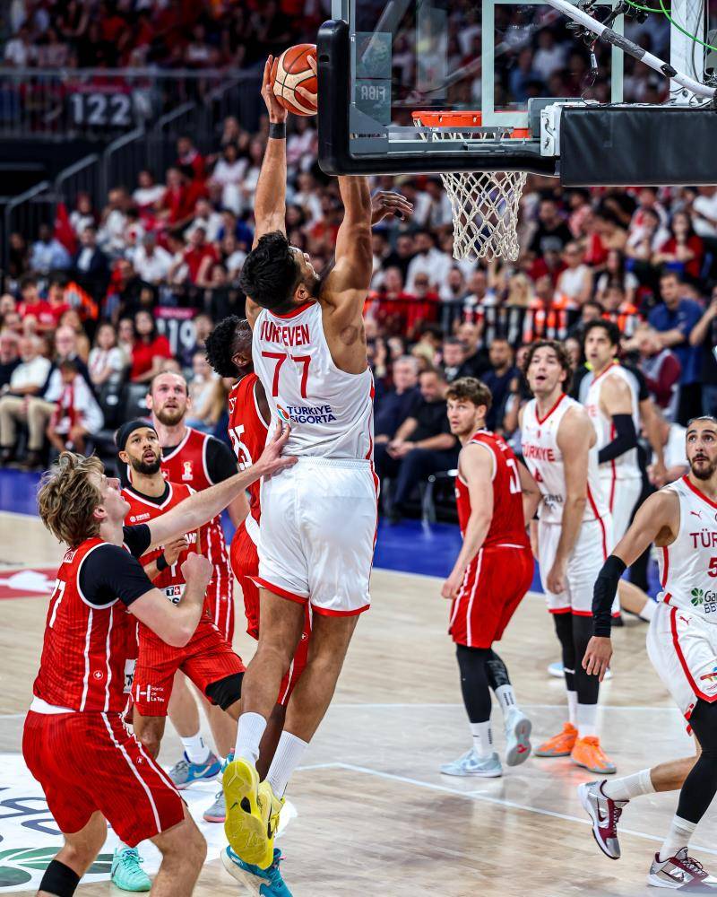 A Milli Erkek Basketbol Takımı'nın bileği bükülmedi 2