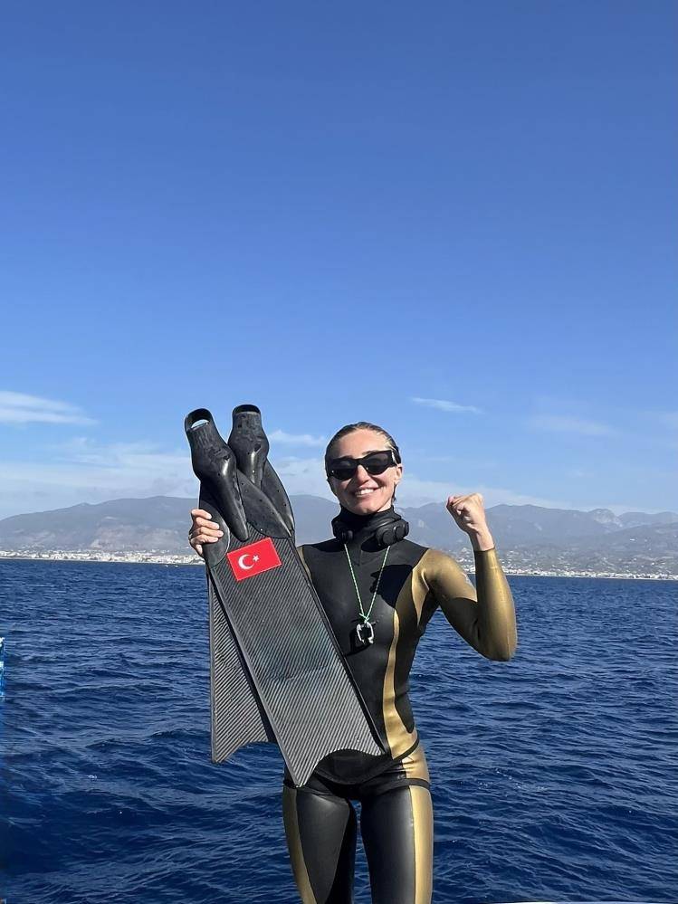 Muhteşemsin Şahika Ercümen... 1