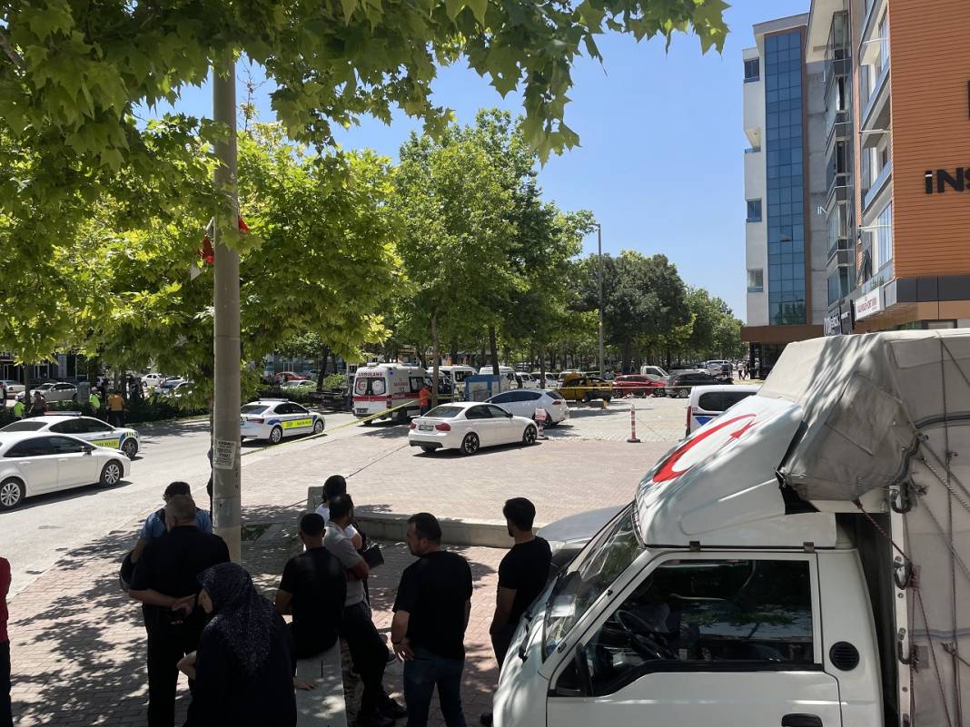 Konya merkezde feci kaza! Ticari taksi anne ve kızını ezdi, 2 ölü 3