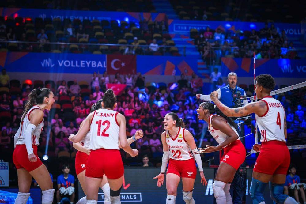 A Milli Kadın Voleybol Takımı'nda rakip Çin! 1