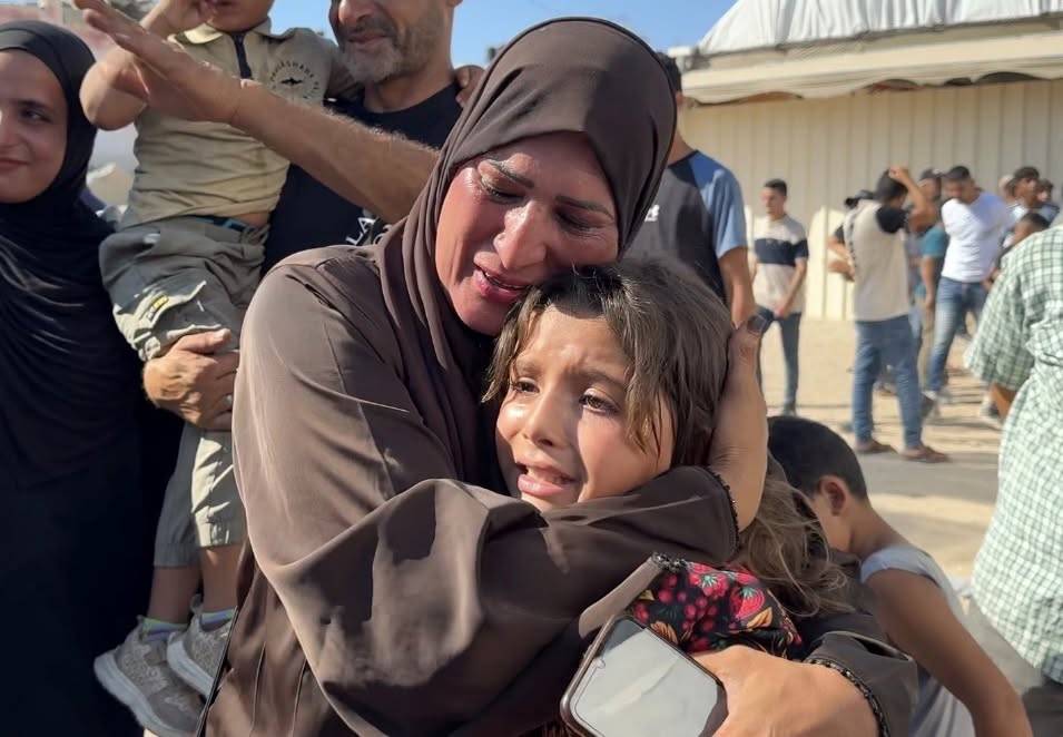 Filistinli  ve Gazzeli vatandaşlar yıllar sona ailelerine kavuştu 4
