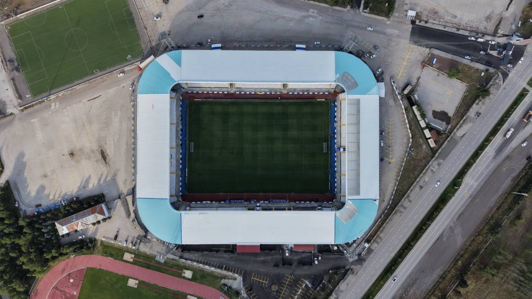 Erzurum Stadyumu depremden sonra kapılarını açıyor 4