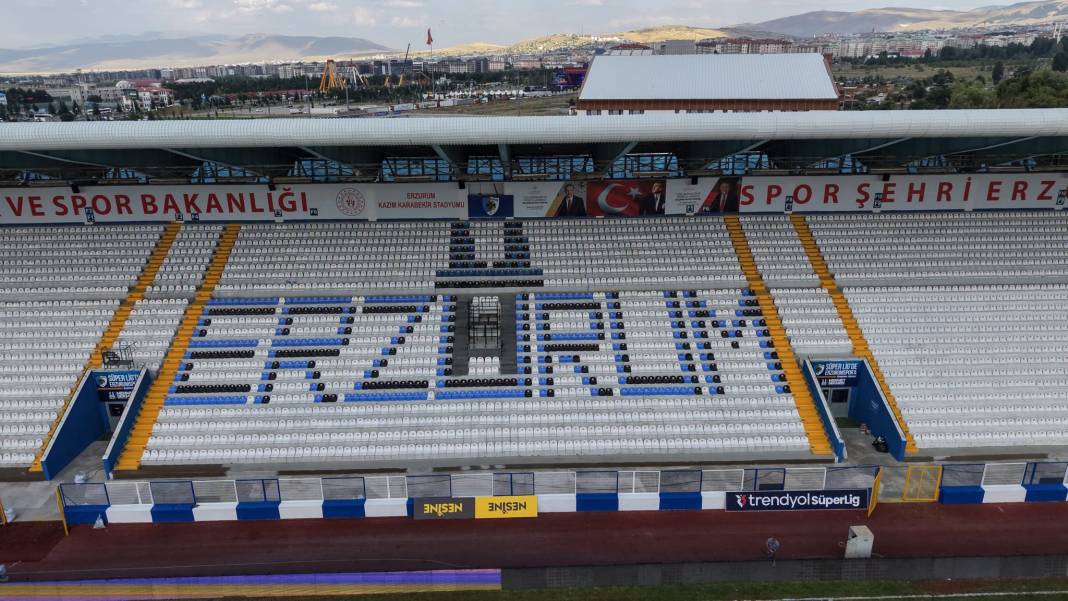 Erzurum Stadyumu depremden sonra kapılarını açıyor 1