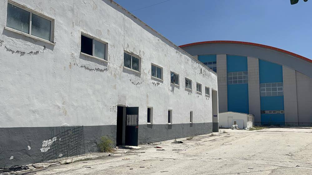 Türkiye'nin 71 yıllık stadyumu yıkılıyor 5