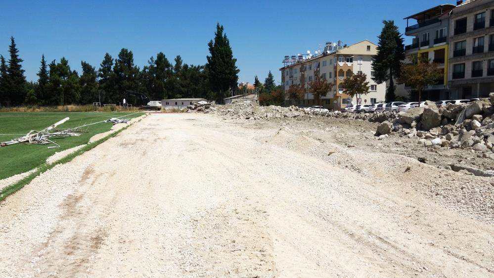 Türkiye'nin 71 yıllık stadyumu yıkılıyor 2