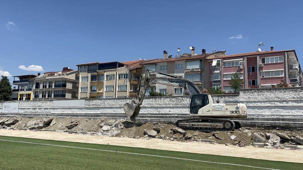 Türkiye'nin 71 yıllık stadyumu yıkılıyor 1