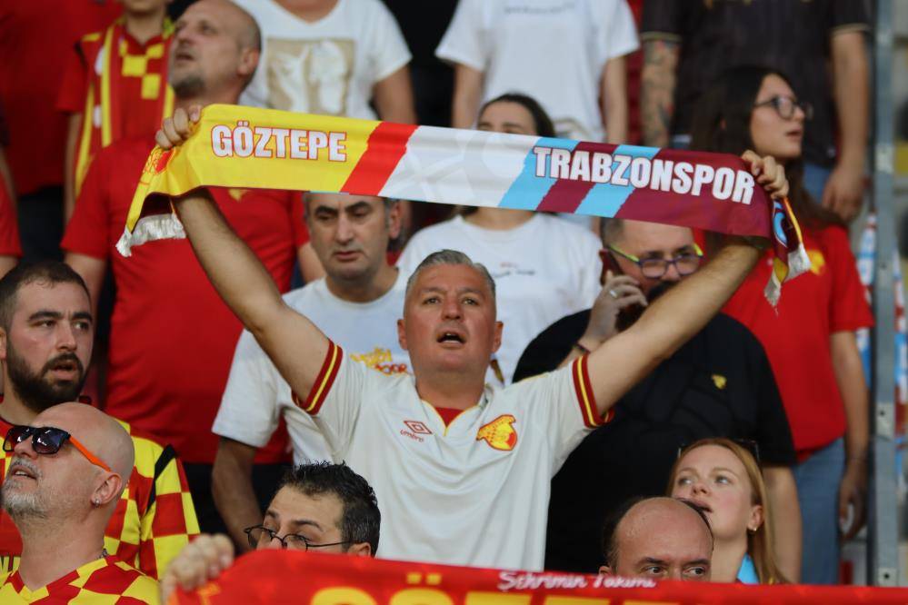 Göztepe Trabzonspor'u devirdi, İsmail Köybaşı futbolu bıraktı... 6