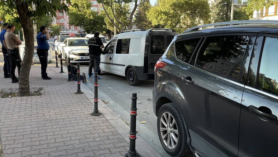 Konya'da bıçaklı kavga: Husumetlisini sokak ortasında öldürdü! 4