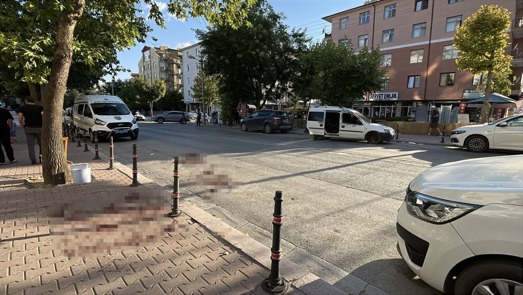 Konya'da bıçaklı kavga: Husumetlisini sokak ortasında öldürdü! 2