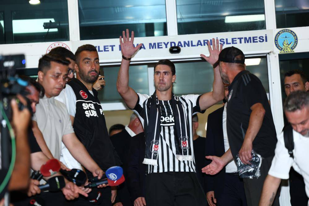 Beşiktaş Süper Lig'e şimdiden damga vurdu! Dusan Vlahovic, İstanbul'da 4