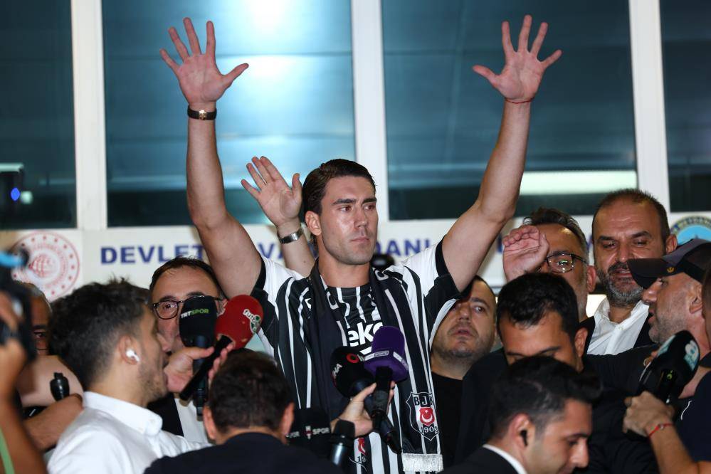 Beşiktaş Süper Lig'e şimdiden damga vurdu! Dusan Vlahovic, İstanbul'da 3