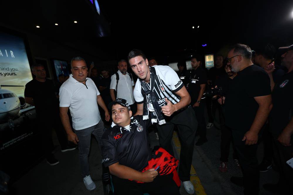 Beşiktaş Süper Lig'e şimdiden damga vurdu! Dusan Vlahovic, İstanbul'da 1