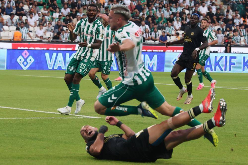 Konyaspor'da Çaykur Rizespor mağlubiyetinin sebebi ne? 11