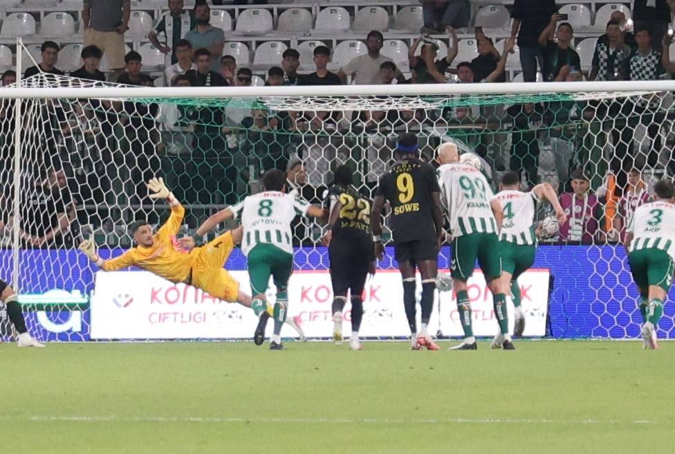 Konyaspor'da Çaykur Rizespor mağlubiyetinin sebebi ne? 1