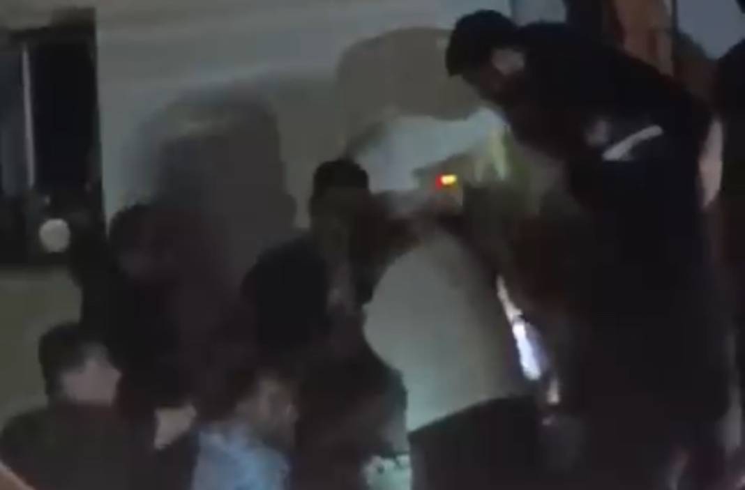 İtfaiye aracı ile duvar arasına sıkıştı: Uzman çavuş hayatını kaybetti 8