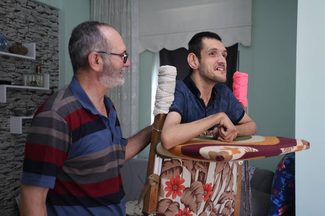 Konya’da bir babanın 26 yıllık mücadelesi! Ömrünü oğluna adadı 1