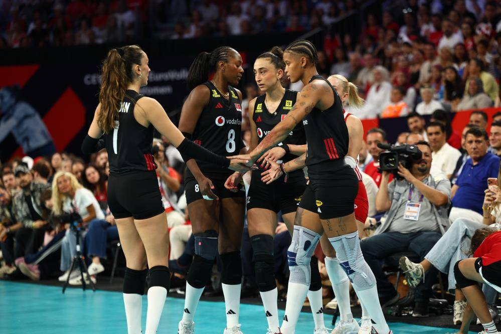 A Milli Kadın Voleybol Takımı, namı diğer Filenin Sultanları coştu 9
