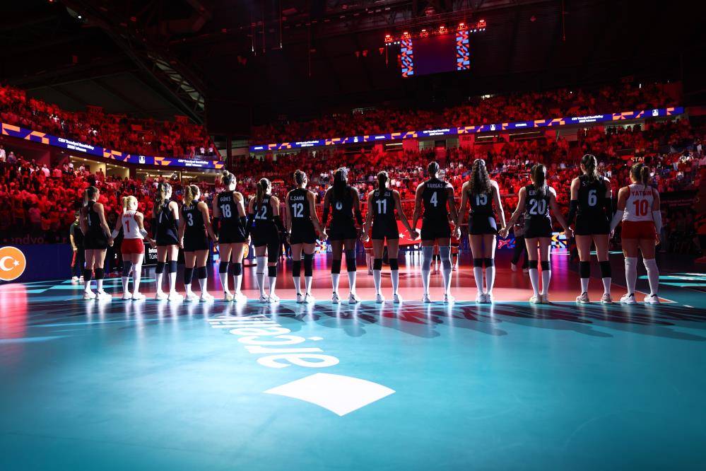 A Milli Kadın Voleybol Takımı, namı diğer Filenin Sultanları coştu 7