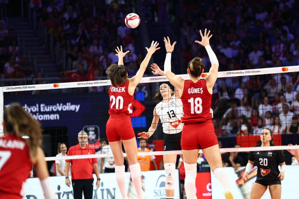 A Milli Kadın Voleybol Takımı 3'te 3 yaptı 5