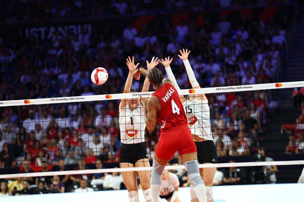 A Milli Kadın Voleybol Takımı 3'te 3 yaptı 4