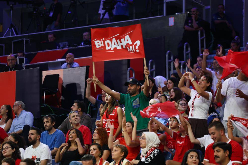 A Milli Kadın Voleybol Takımı 3'te 3 yaptı 6