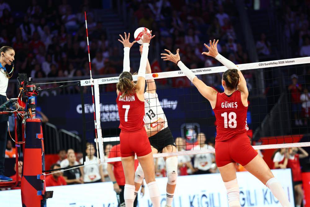 A Milli Kadın Voleybol Takımı 3'te 3 yaptı 3