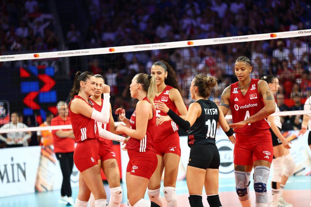 A Milli Kadın Voleybol Takımı 3'te 3 yaptı 1