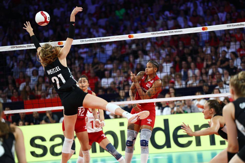 A Milli Kadın Voleybol Takımı Almanya'ya kök söktürdü 9