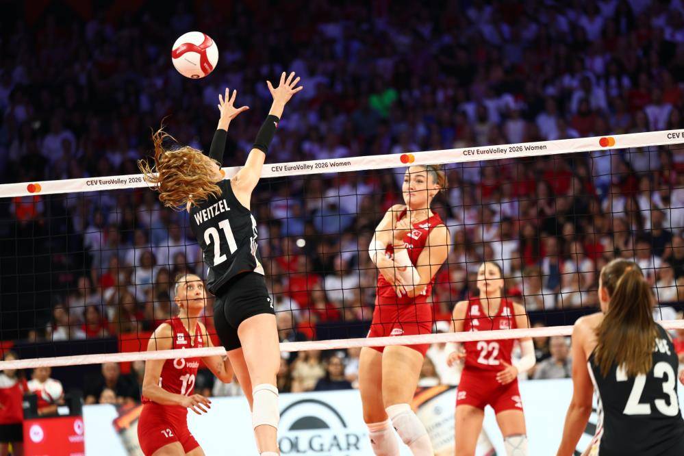 A Milli Kadın Voleybol Takımı Almanya'ya kök söktürdü 8