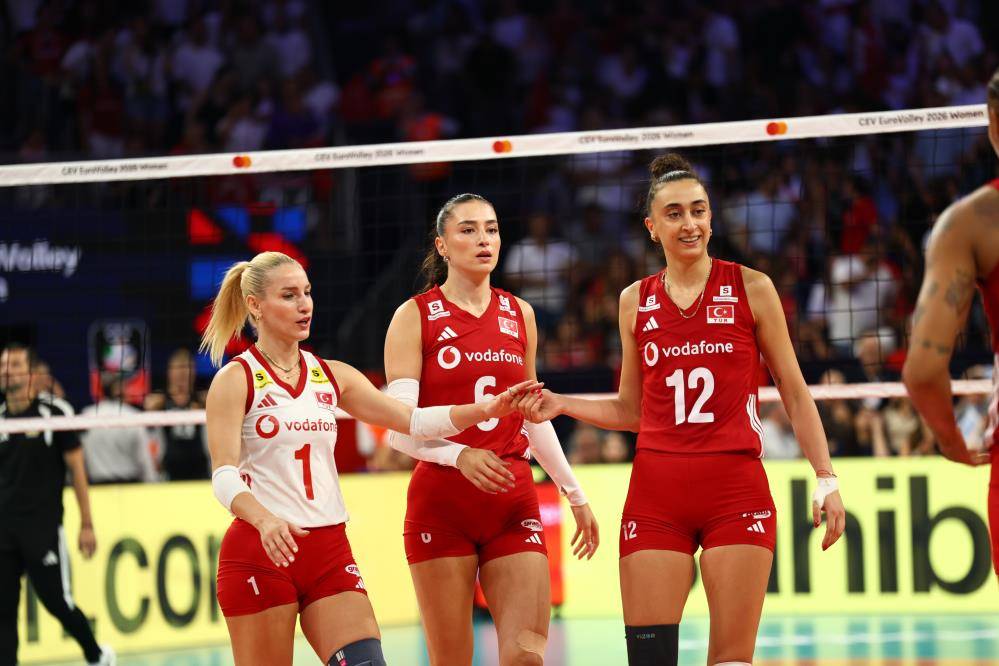 A Milli Kadın Voleybol Takımı Almanya'ya kök söktürdü 4