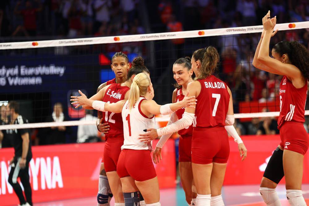 A Milli Kadın Voleybol Takımı Almanya'ya kök söktürdü 3