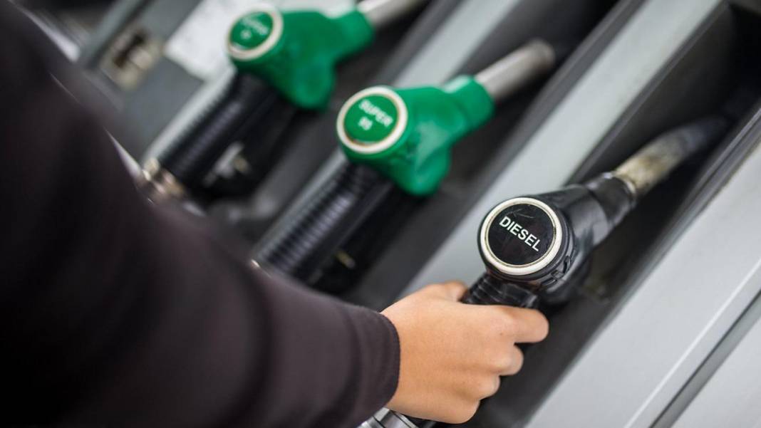 Benzine zam geliyor, tabelalar değişiyor! İşte yeni fiyatlar 1
