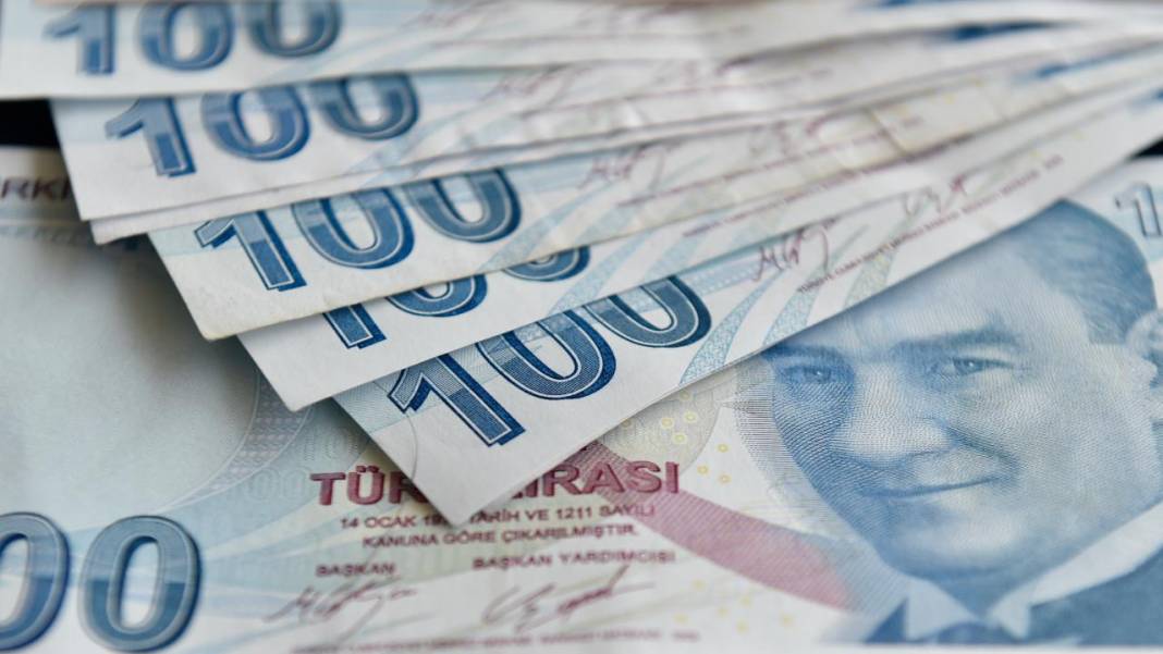 Emekli ve memura zam göründü! İşte en çok konuşulan rakamlar... 1