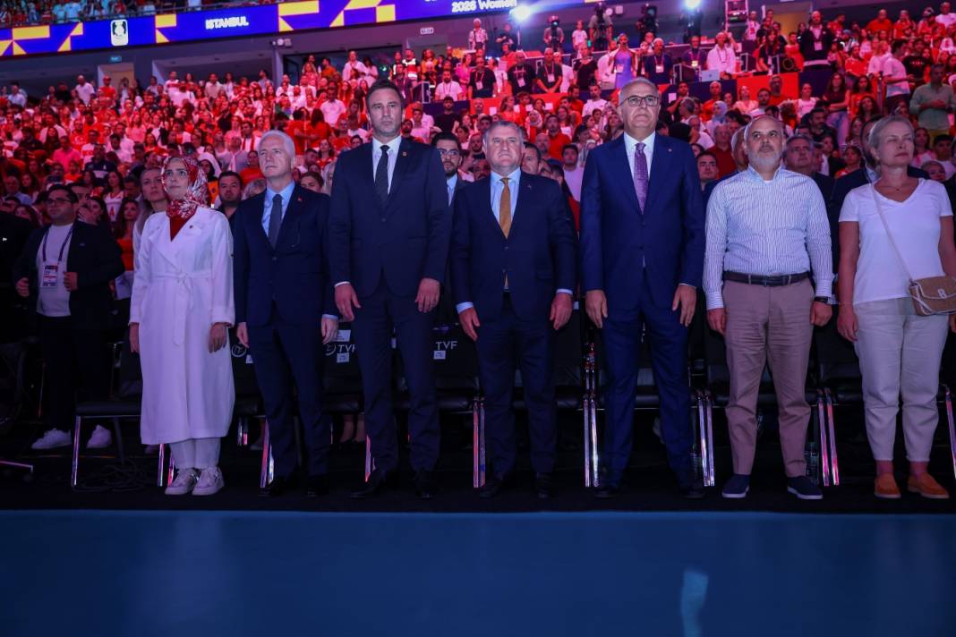 A Milli Kadın Voleybol Milli Takımı'ndan muhteşem galibiyet kareleri... 13