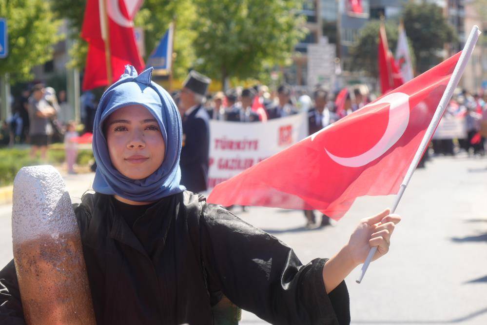 Sokağa çıktılar, herkesi korkuttular! Balıkesir’de renkli görüntüler 1