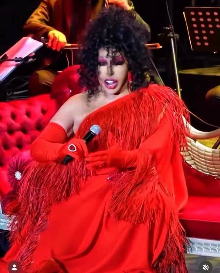 Diva Bülent Ersoy'dan muhteşem konser 1