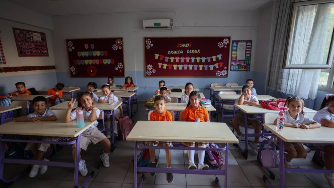 Ara tatil kalkıyor mu? Bakan Tekin canlı yayında açıkladı 4
