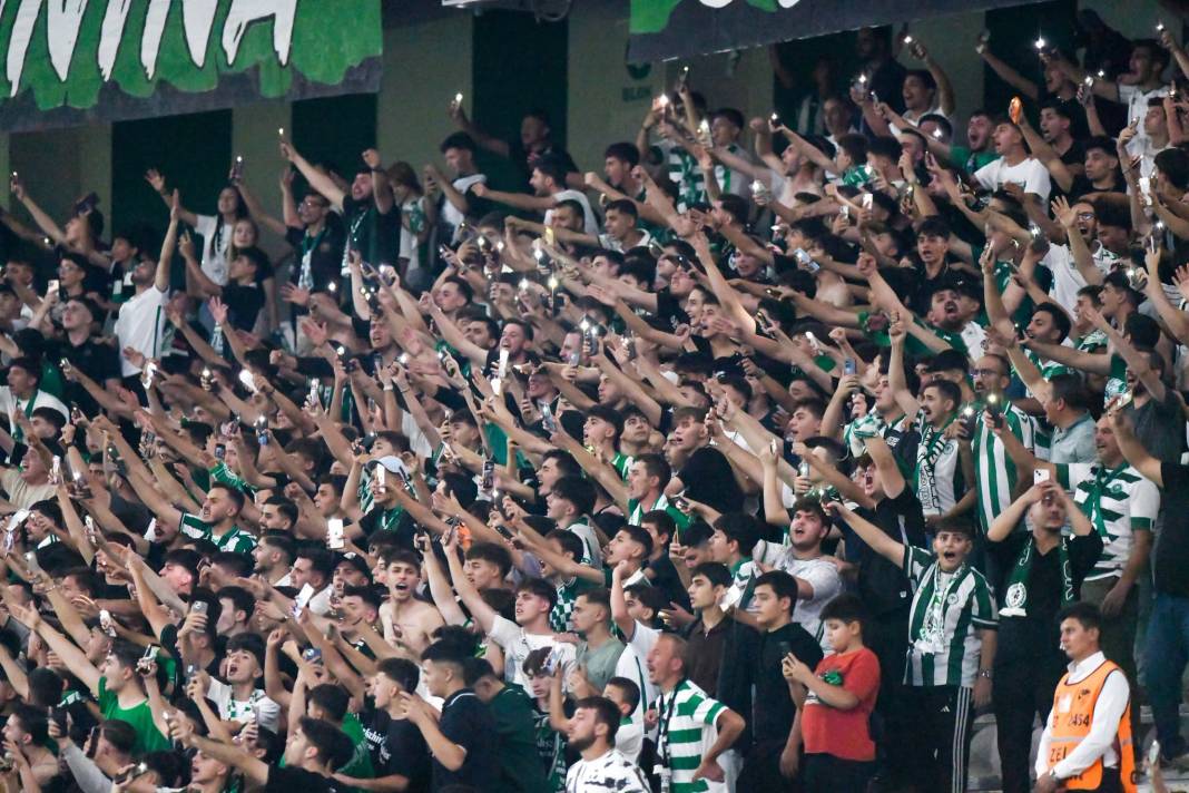 Konyaspor-Trabzonspor maçından çok özel kareler... 19