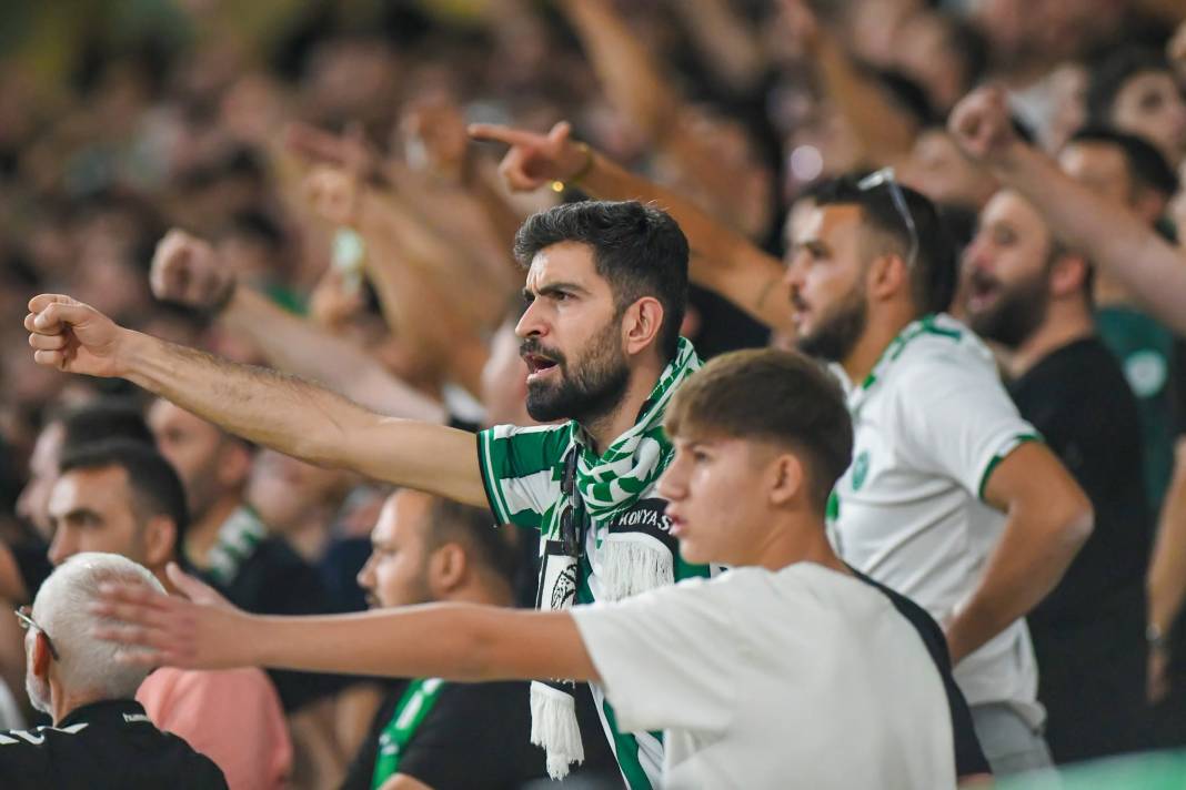 Konyaspor-Trabzonspor maçından çok özel kareler... 21