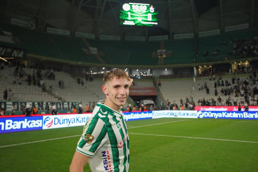 Konyaspor-Trabzonspor maçından çok özel kareler... 18