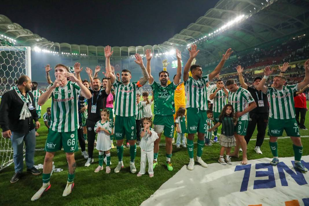 Konyaspor-Trabzonspor maçından çok özel kareler... 14